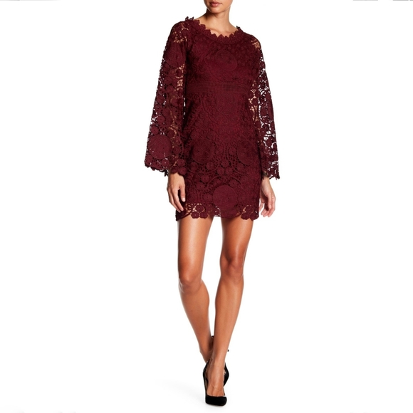 Romeo & Juliet Couture Dresses & Skirts - NWT Romeo + Juliet Couture Burgundy Lace Dress